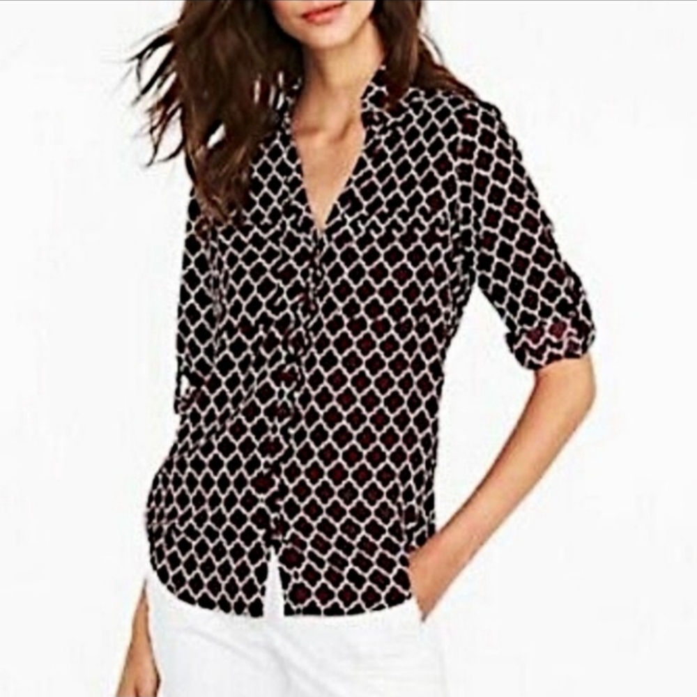 🚀4 for $25! Express Portofino black & white blouse size small
